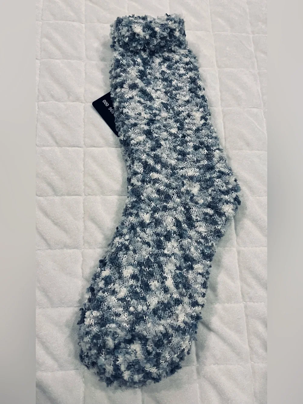 Cuddl Duds women’s Gray & White Plush Lounge Socks